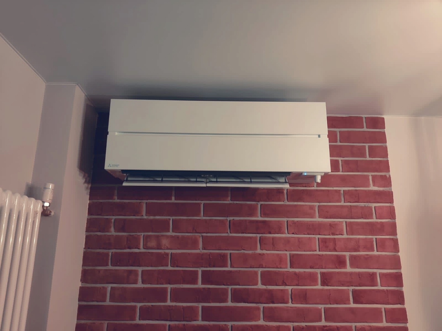 Монтаж кондиционера в два этапа